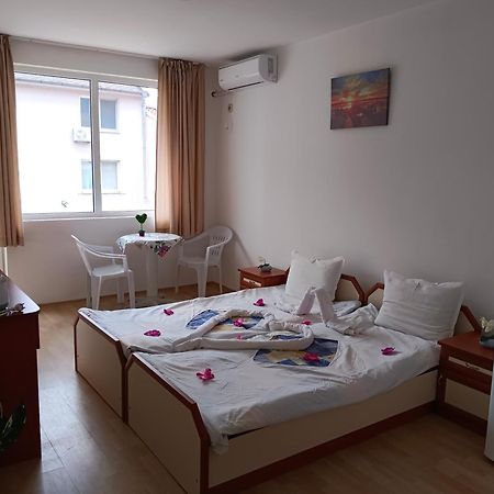 Стаи За Гости Ники Nesebar Exterior foto
