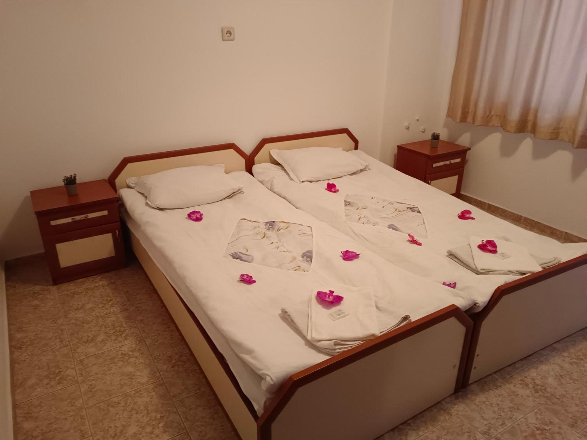 Стаи За Гости Ники Nesebar Exterior foto