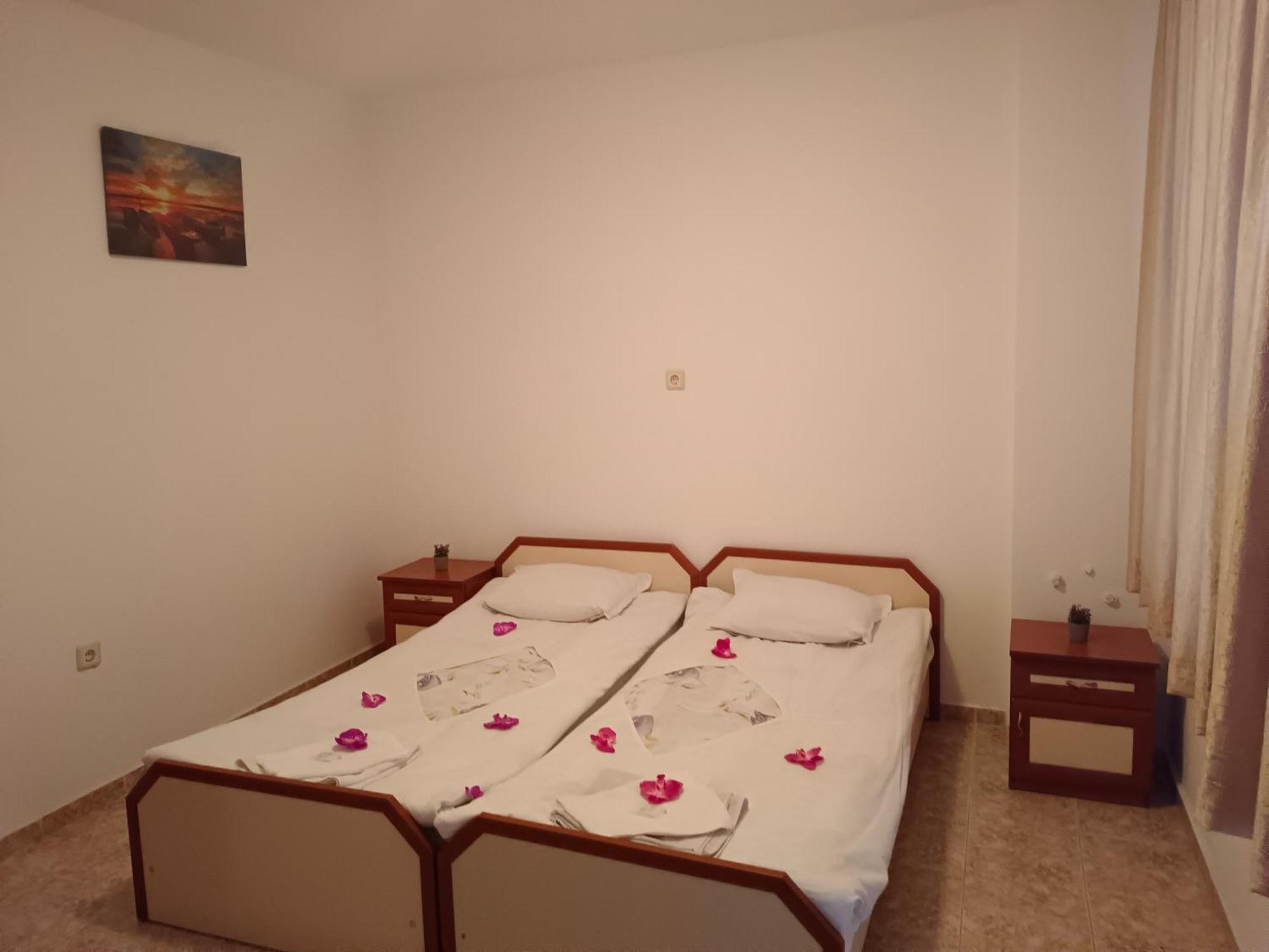 Стаи За Гости Ники Nesebar Exterior foto