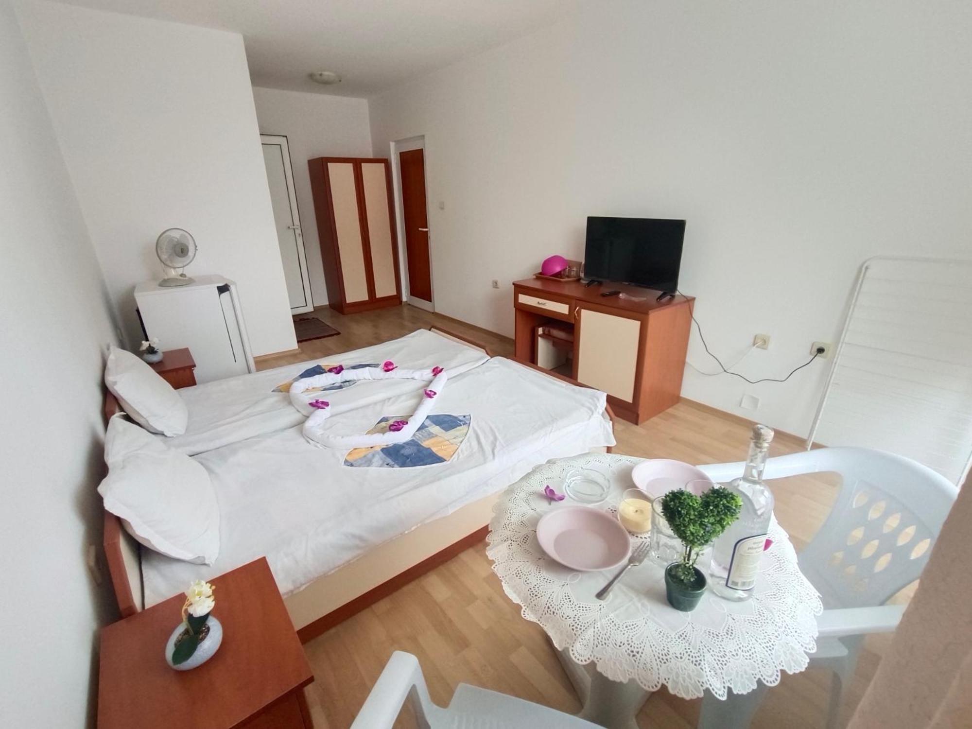 Стаи За Гости Ники Nesebar Exterior foto